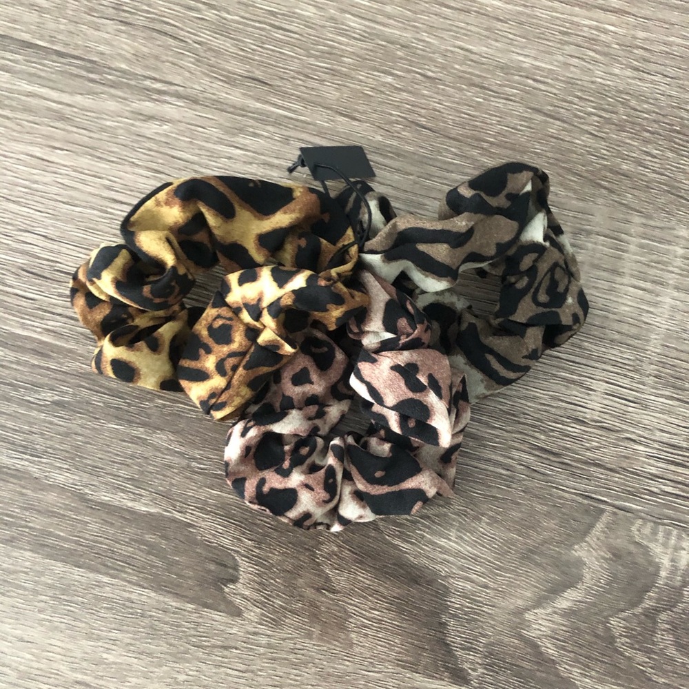 nOir Pack of 3 scrunchies